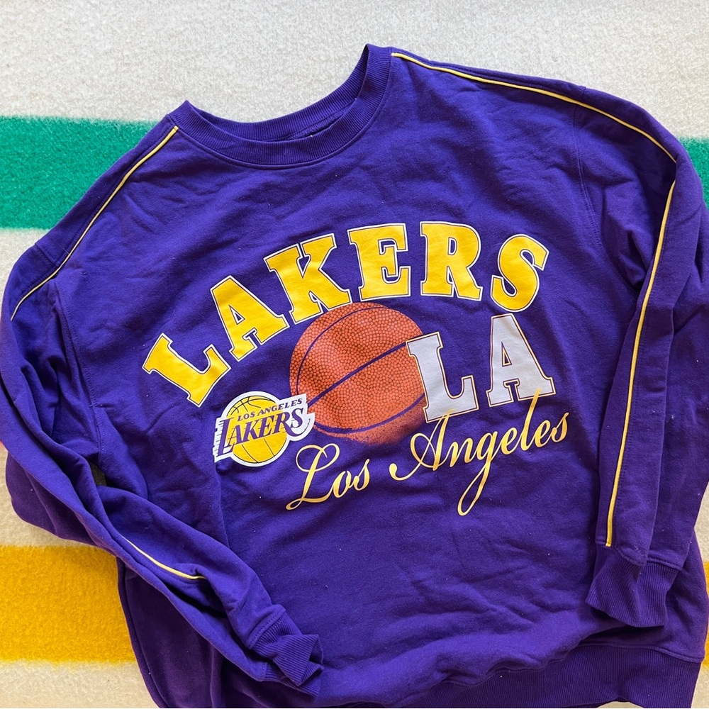 Purple Lakers Sweatshirt 🏀
